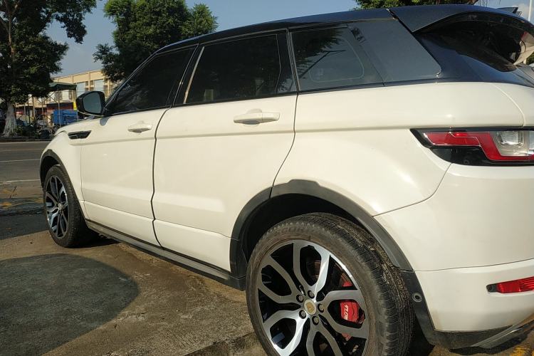 Used Land Rover Range Evoque 2018 240 PS SE DYNAMIC Smart Edition Exterior 3