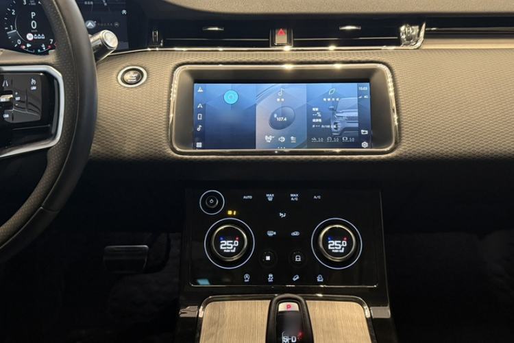 Used Land Rover Range Evoque 2021 Range Rover Velar 249 PS R-Dynamic S Performance Edition Interior 1