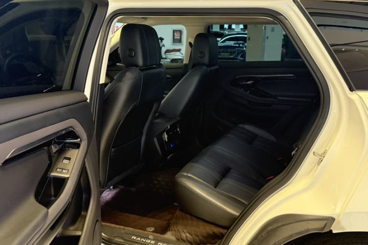 Used Land Rover Range Evoque 2021 Range Rover Velar 249 PS R-Dynamic S Performance Edition Interior 7
