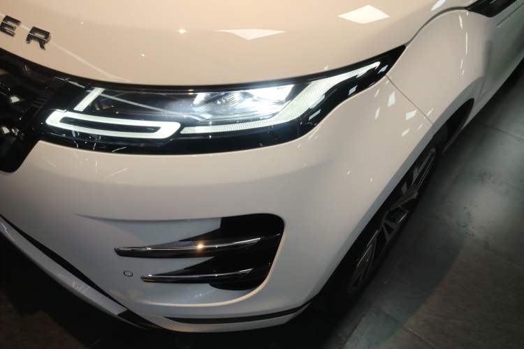 Used Land Rover Range Evoque 2021 Range Rover Velar 249 PS R-Dynamic S Performance Edition Left Front Headlight