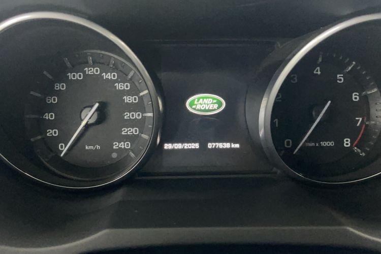 Used Land Rover Range Evoque 2014 2.0T 5-Door YAOZHEN Edition Odometer Close Up