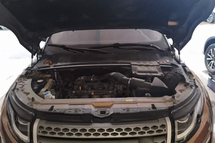 Used Land Rover Range Evoque 2016 2.0T SE Smart Glow Edition Engine Bay