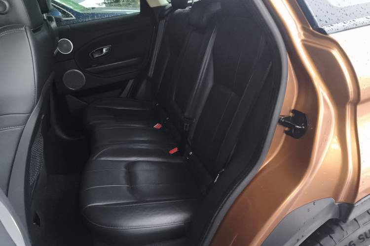 Used Land Rover Range Evoque 2016 2.0T SE Smart Glow Edition Interior 4