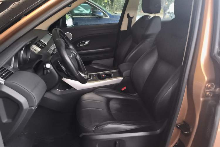 Used Land Rover Range Evoque 2016 2.0T SE Smart Glow Edition Left Front Seat