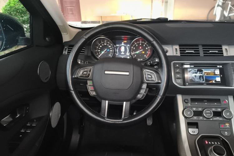 Used Land Rover Range Evoque 2016 2.0T SE Smart Glow Edition Steering Wheel