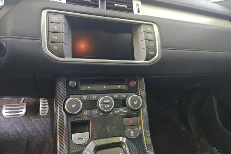 Used Land Rover Range Evoque 2012 2.0T 5-Door Ignite Edition Audio And AC Panel