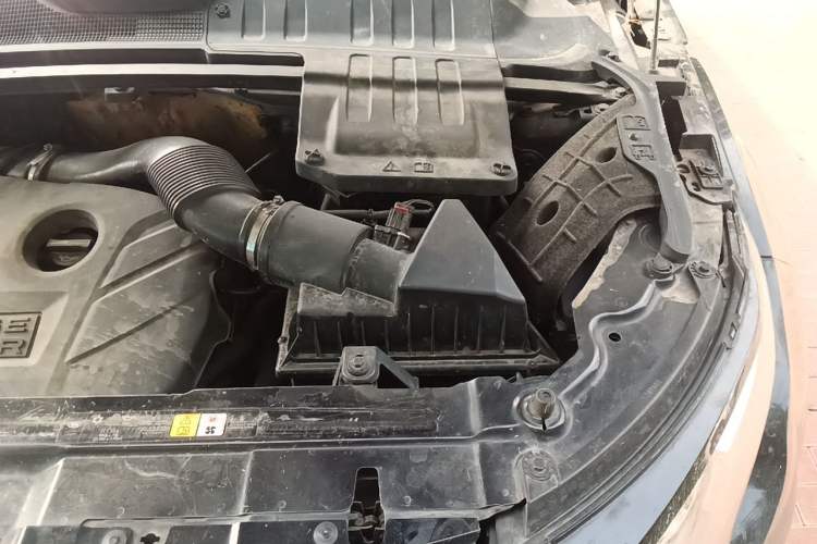 Used Land Rover Range Evoque 2012 2.0T 5-Door Ignite Edition Engine Bay Left