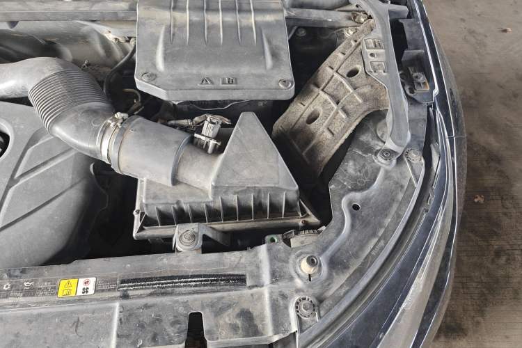 Used Land Rover Range Evoque 2012 2.0T 5-Door Ignite Edition Engine Bay Left