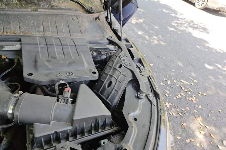Used Land Rover Range Evoque 2012 2.0T 5-Door Ignite Edition Engine Bay Left