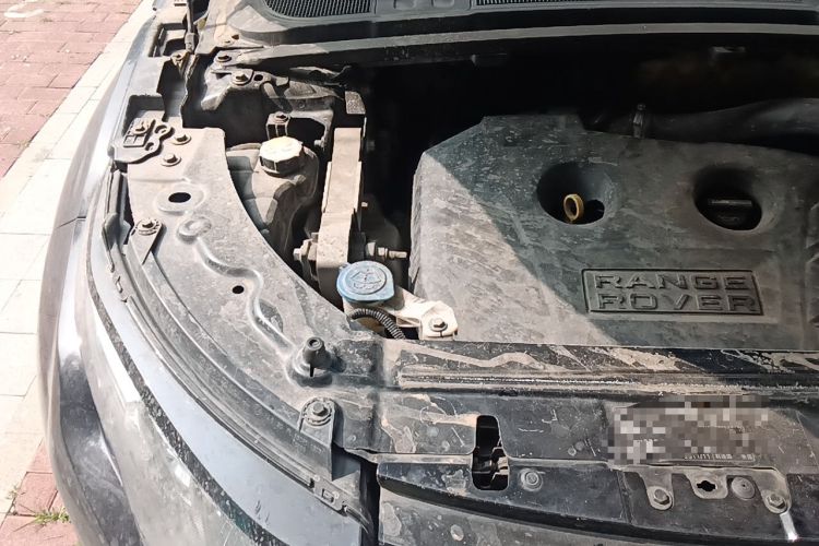 Used Land Rover Range Evoque 2012 2.0T 5-Door Ignite Edition Engine Bay Right