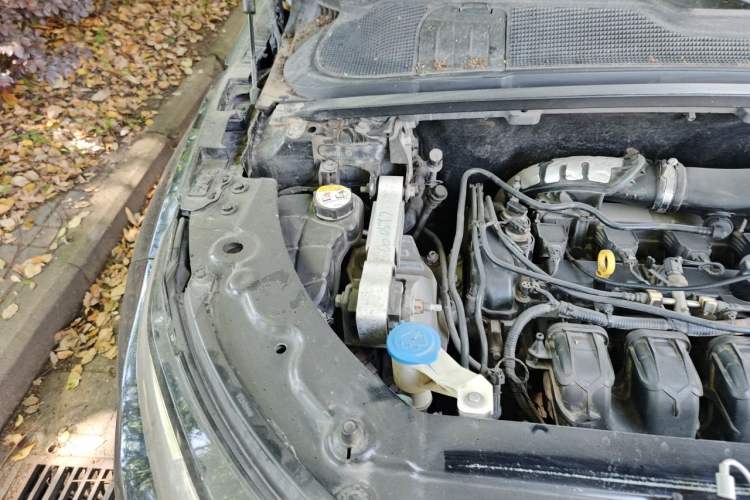 Used Land Rover Range Evoque 2012 2.0T 5-Door Ignite Edition Engine Bay Right