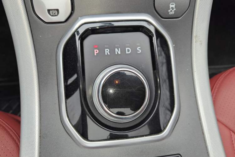 Used Land Rover Range Evoque 2012 2.0T 5-Door Ignite Edition Gear Lever