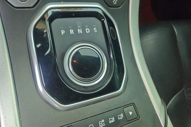 Used Land Rover Range Evoque 2012 2.0T 5-Door Ignite Edition Gear Lever