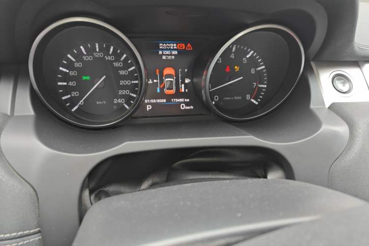 Used Land Rover Range Evoque 2012 2.0T 5-Door Ignite Edition Odometer Close Up