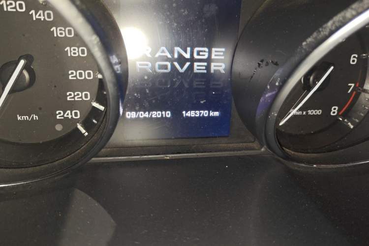 Used Land Rover Range Evoque 2012 2.0T 5-Door YAOZHI Version Odometer Close Up