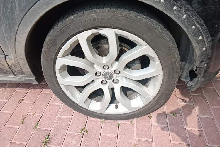 Used Land Rover Range Evoque 2012 2.0T 5-Door Ignite Edition Right Front Wheel Hub