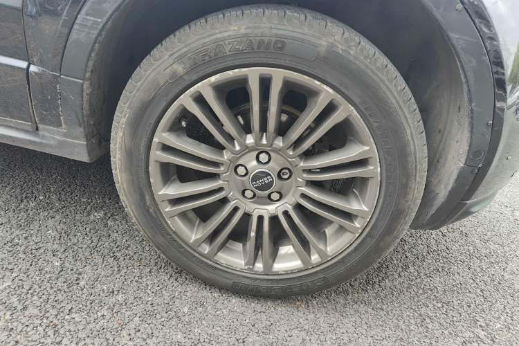 Used Land Rover Range Evoque 2012 2.0T 5-Door YAOZHI Version Right Front Wheel Hub