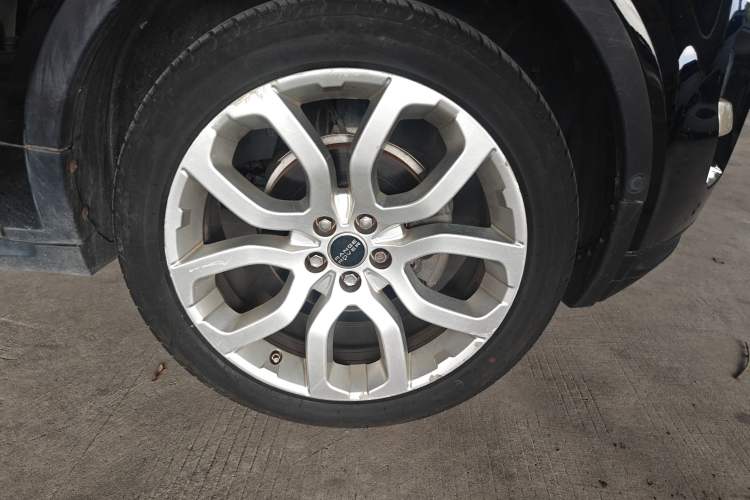 Used Land Rover Range Evoque 2012 2.0T 5-Door Ignite Edition Right Front Wheel Hub