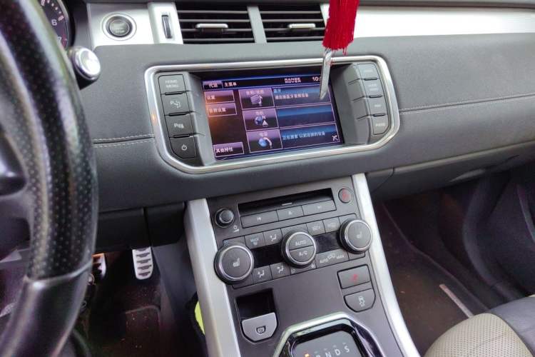 Used Land Rover Range Evoque 2012 2.0T 5-Door Ignite Edition Audio And AC Panel