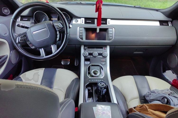 Used Land Rover Range Evoque 2012 2.0T 5-Door Ignite Edition Center Console