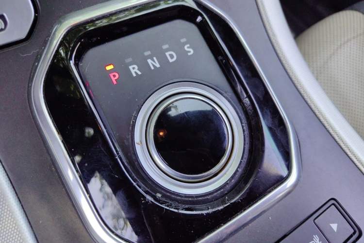 Used Land Rover Range Evoque 2012 2.0T 5-Door Ignite Edition Gear Lever