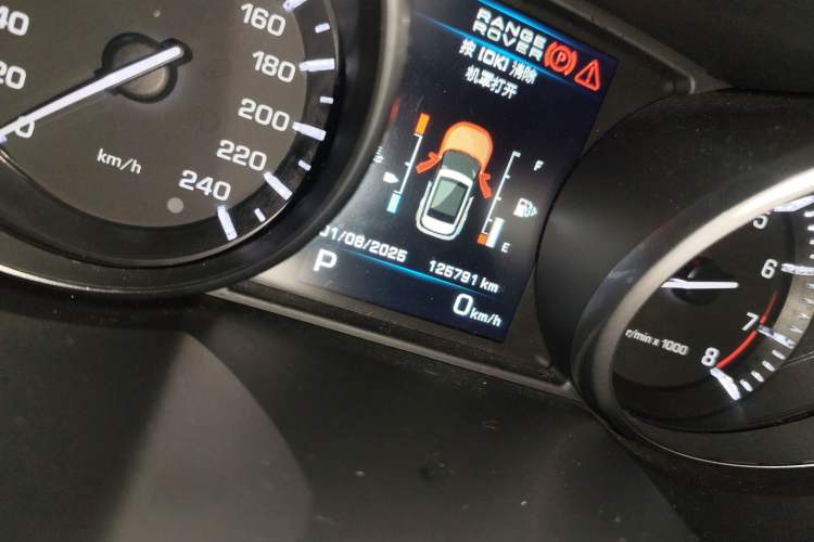 Used Land Rover Range Evoque 2012 2.0T 5-Door Ignite Edition Odometer Close Up