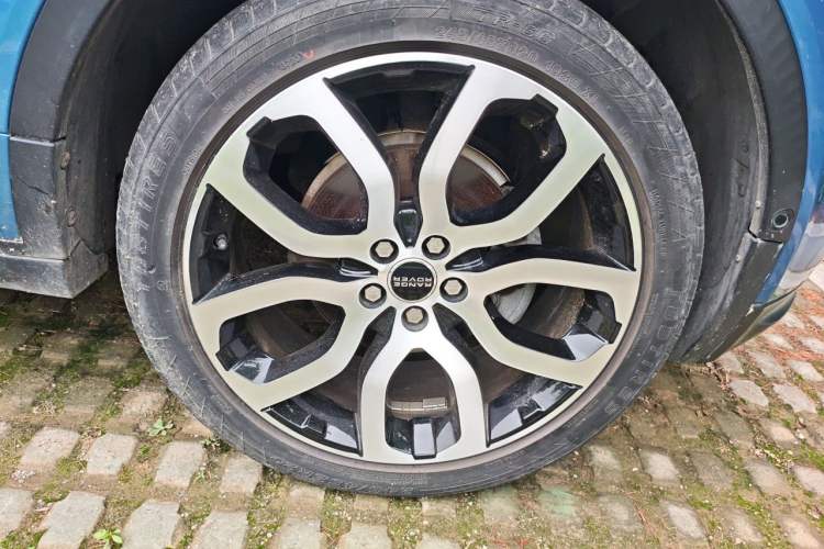 Used Land Rover Range Evoque 2012 2.0T 5-Door Ignite Edition Right Front Wheel Hub