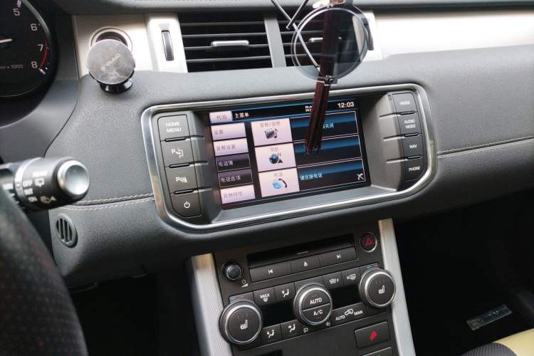 Used Land Rover Range Evoque 2012 2.0T 3-Door Ignite Edition Audio And AC Panel