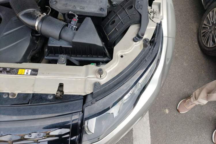 Used Land Rover Range Evoque 2012 2.0T 3-Door Ignite Edition Engine Bay Left