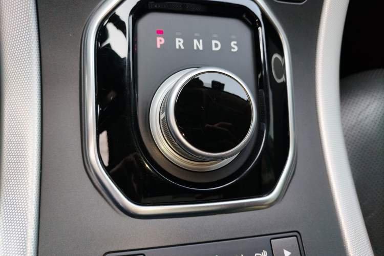 Used Land Rover Range Evoque 2012 2.0T 3-Door Ignite Edition Gear Lever