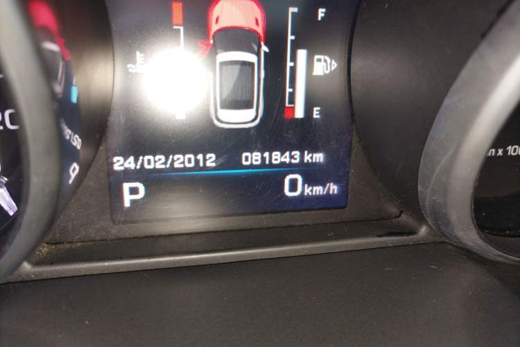 Used Land Rover Range Evoque 2012 2.0T 3-Door Ignite Edition Odometer Close Up
