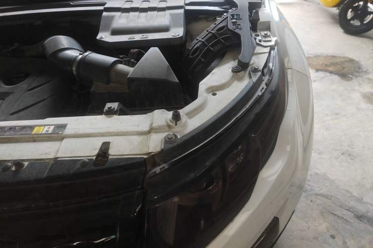 Used Land Rover Range Evoque 2012 2.0T 3-Door YAOZHI Edition Engine Bay Left