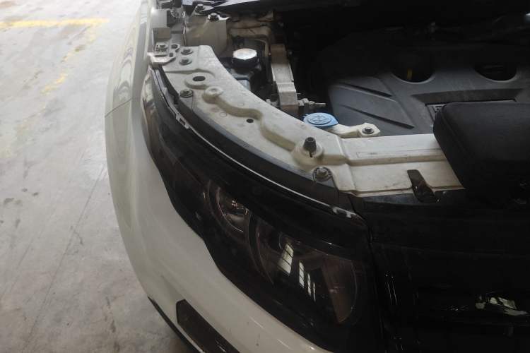 Used Land Rover Range Evoque 2012 2.0T 3-Door YAOZHI Edition Engine Bay Right