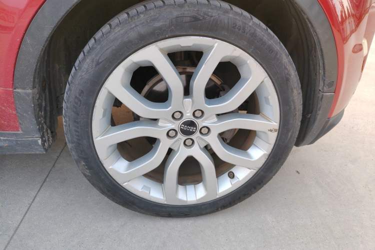 Used Land Rover Range Evoque 2012 2.0T 5-Door Ignite Edition Right Front Wheel Hub