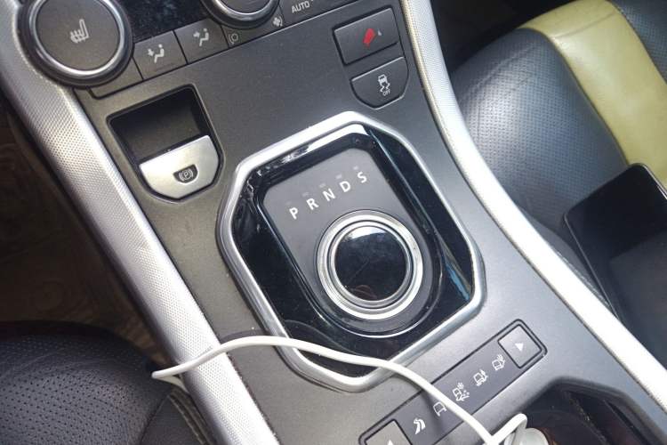 Used Land Rover Range Evoque 2012 2.0T 5-Door Ignite Edition Gear Lever