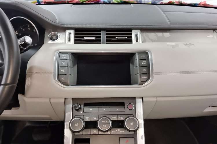 Used Land Rover Range Evoque 2012 2.0T 5-Door YAOZHI Version Interior 3