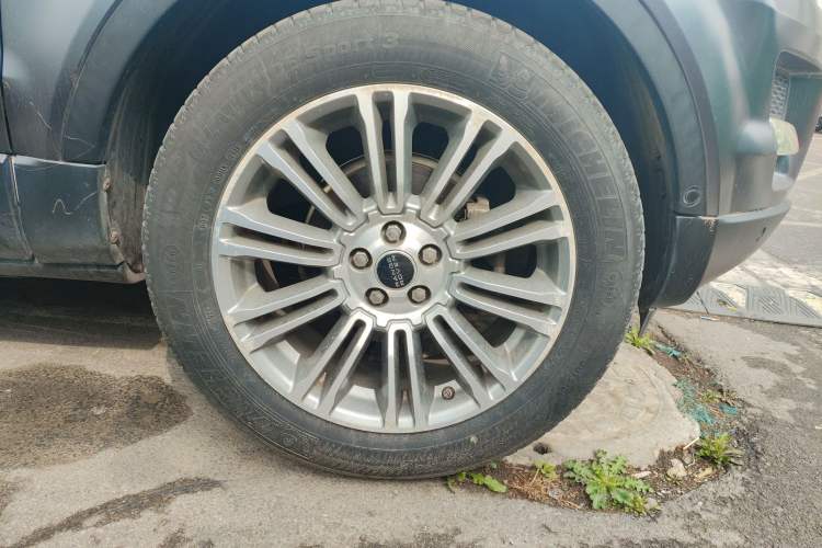 Used Land Rover Range Evoque 2012 2.0T 5-Door YAOZHI Version Right Front Wheel Hub