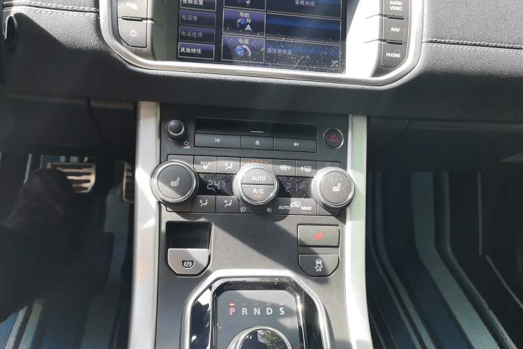 Used Land Rover Range Evoque 2012 2.0T 5-Door Ignite Edition Audio And AC Panel