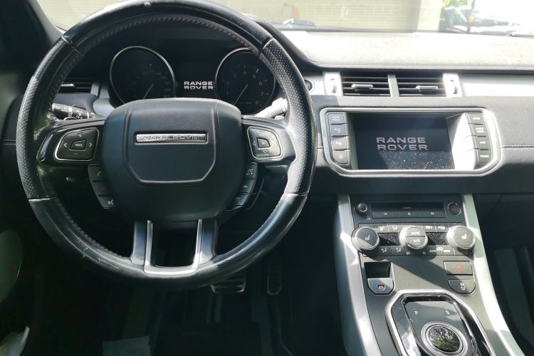 Used Land Rover Range Evoque 2012 2.0T 5-Door Ignite Edition Center Console