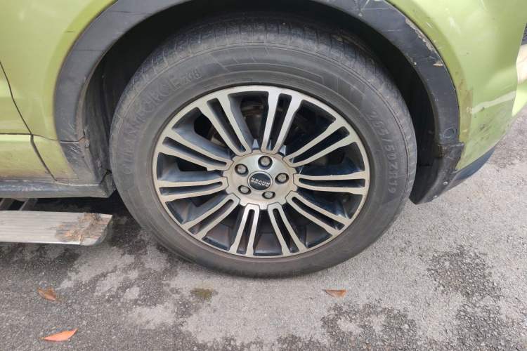 Used Land Rover Range Evoque 2012 2.0T 5-Door YAOZHI Version Right Front Wheel Hub