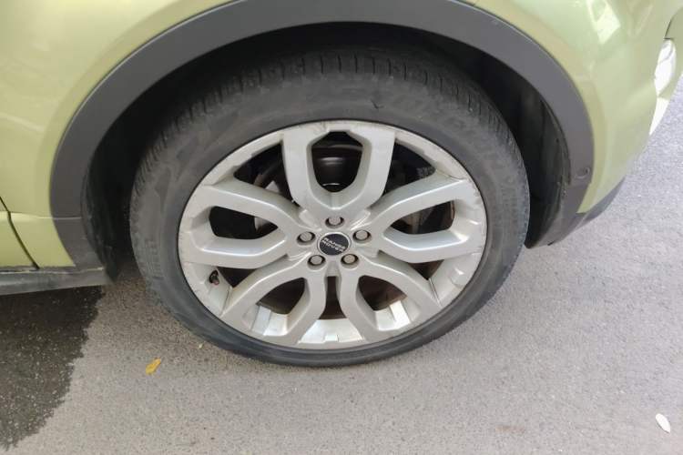 Used Land Rover Range Evoque 2012 2.0T 5-Door Ignite Edition Right Front Wheel Hub