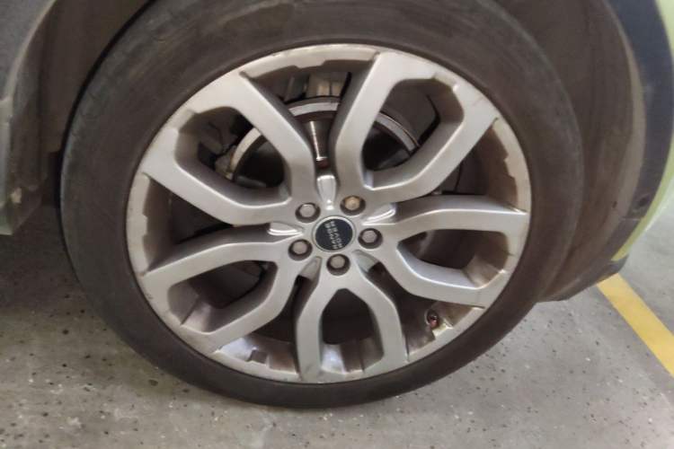 Used Land Rover Range Evoque 2012 2.0T 5-Door Ignite Edition Right Front Wheel Hub