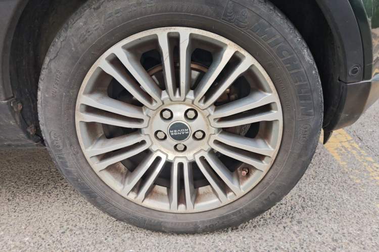 Used Land Rover Range Evoque 2012 2.0T 5-Door YAOZHI Version Right Front Wheel Hub