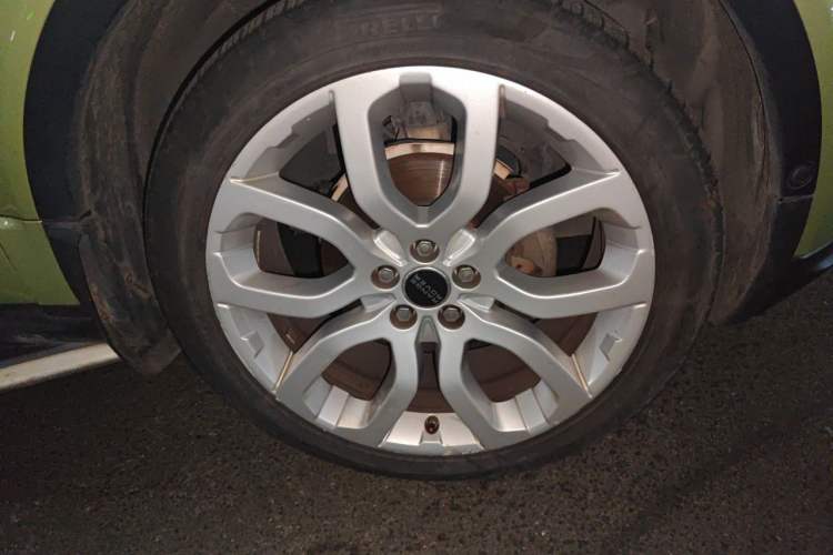 Used Land Rover Range Evoque 2012 2.0T 5-Door Ignite Edition Right Front Wheel Hub