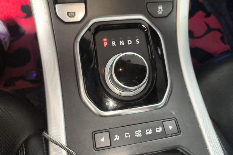 Used Land Rover Range Evoque 2012 2.0T 5-Door Ignite Edition Gear Lever