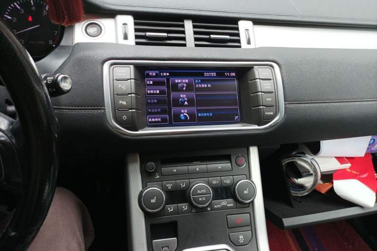 Used Land Rover Range Evoque 2012 2.0T 5-Door Ignite Edition Audio And AC Panel