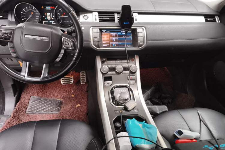 Used Land Rover Range Evoque 2012 2.0T 5-Door Ignite Edition Audio And AC Panel