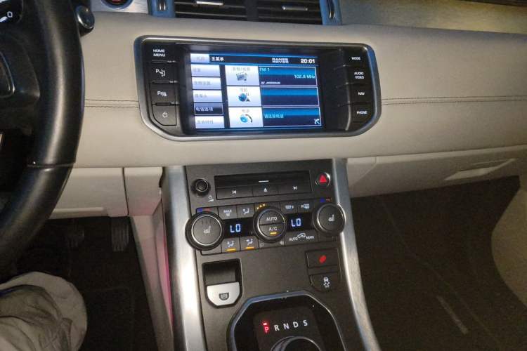 Used Land Rover Range Evoque 2012 2.0T 5-Door Ignite Edition Audio And AC Panel