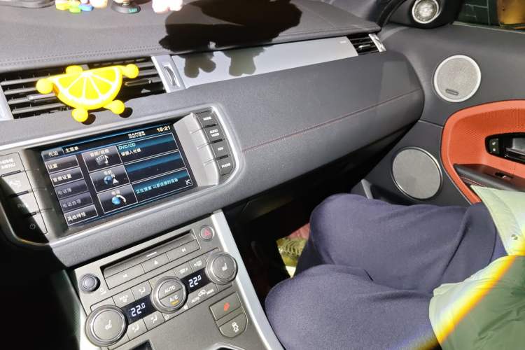 Used Land Rover Range Evoque 2012 2.0T 5-Door Ignite Edition Audio And AC Panel
