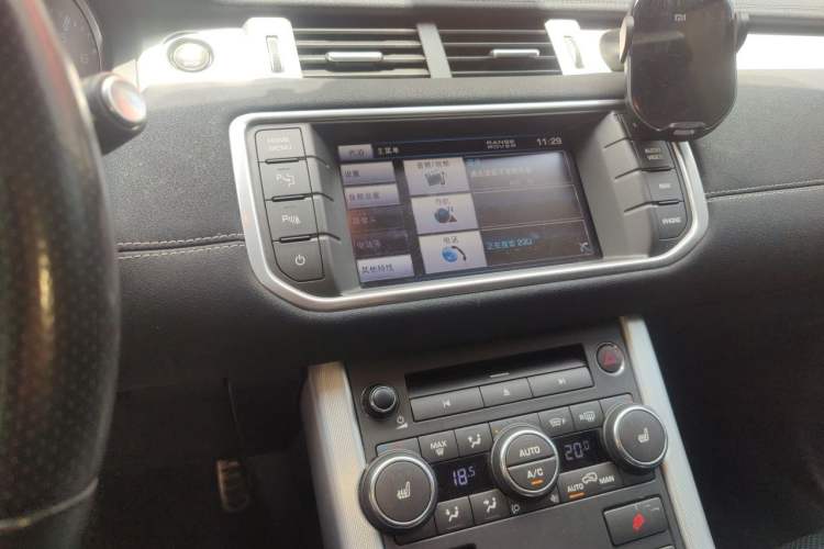 Used Land Rover Range Evoque 2012 2.0T 5-Door Ignite Edition Audio And AC Panel